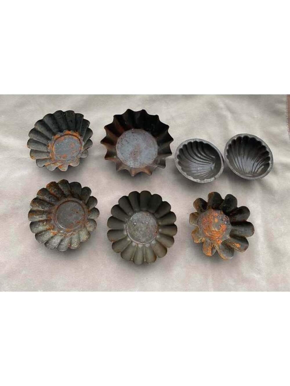 Vintage Metal Baking Molds - Set of 7